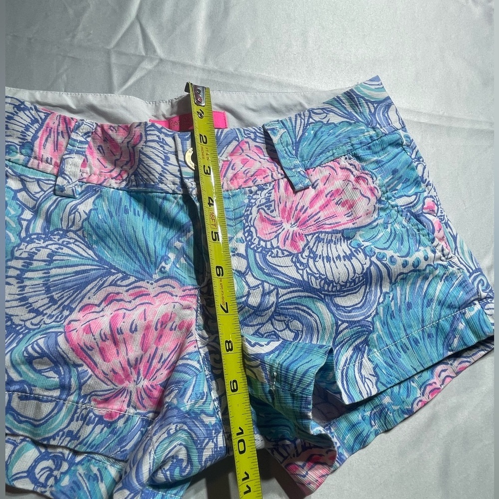 LILLY‎ PULITZER "WALSH"
BLUE SHELL TO RAISE HAVEN
SHORTS SIZE- 00 - Picture 8 of 15
